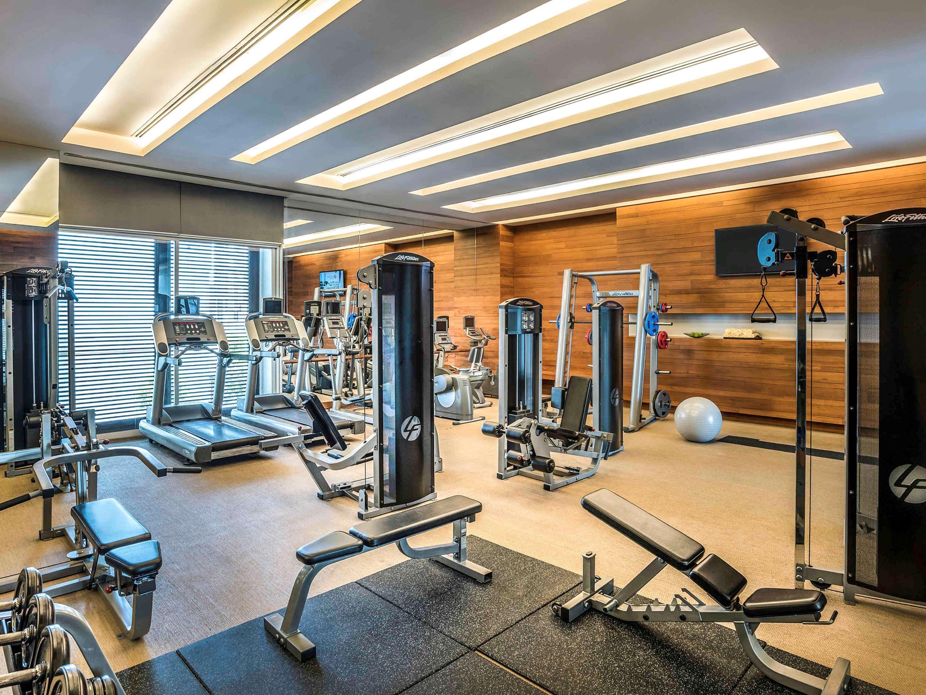 Pullman Bangkok King Power Hotel Exterior photo The gym at the hotel