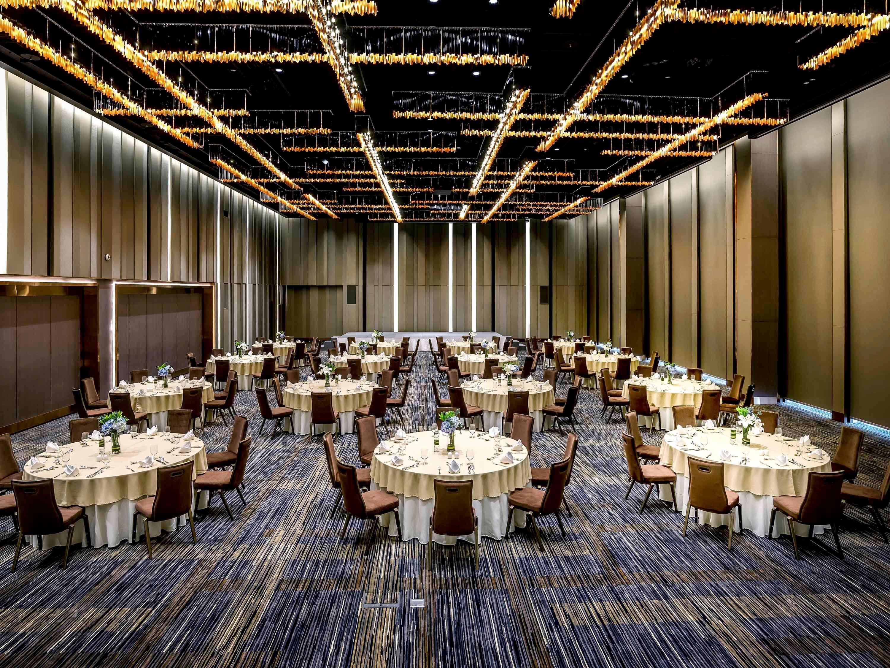 Pullman Bangkok King Power Hotel Exterior photo The Grand Ballroom