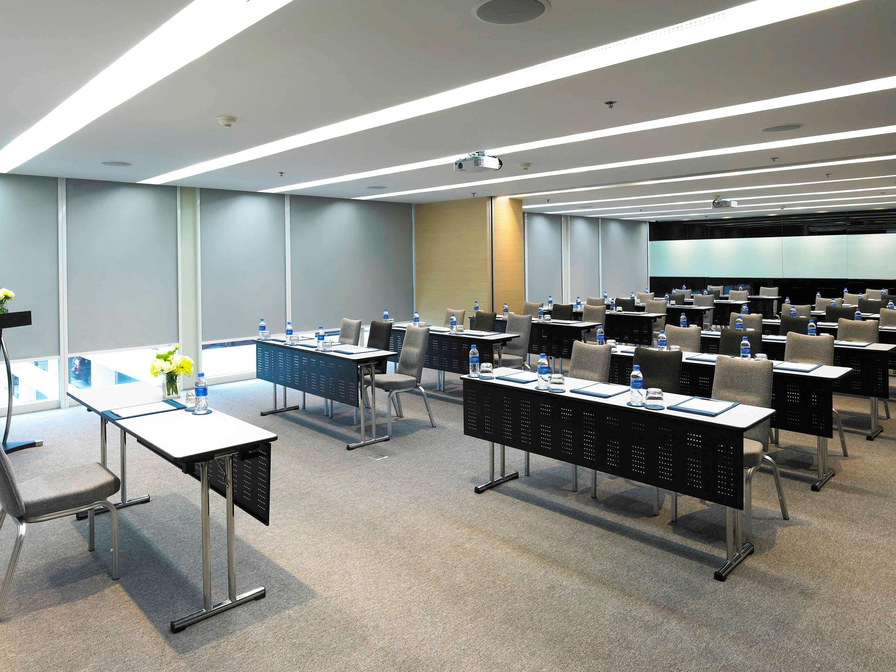 Pullman Bangkok King Power Hotel Exterior photo Meeting room