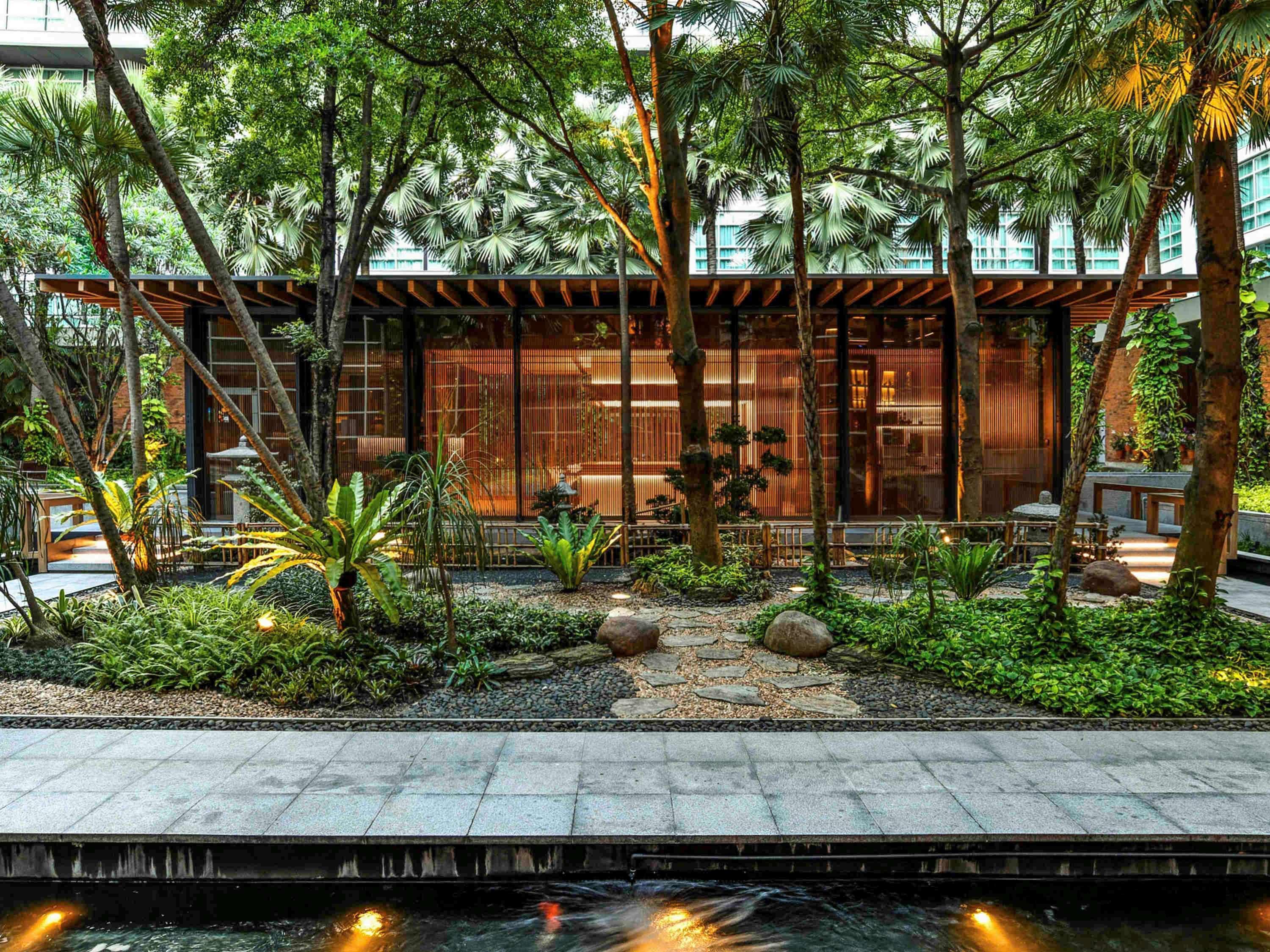 Pullman Bangkok King Power Hotel Exterior photo The Forest