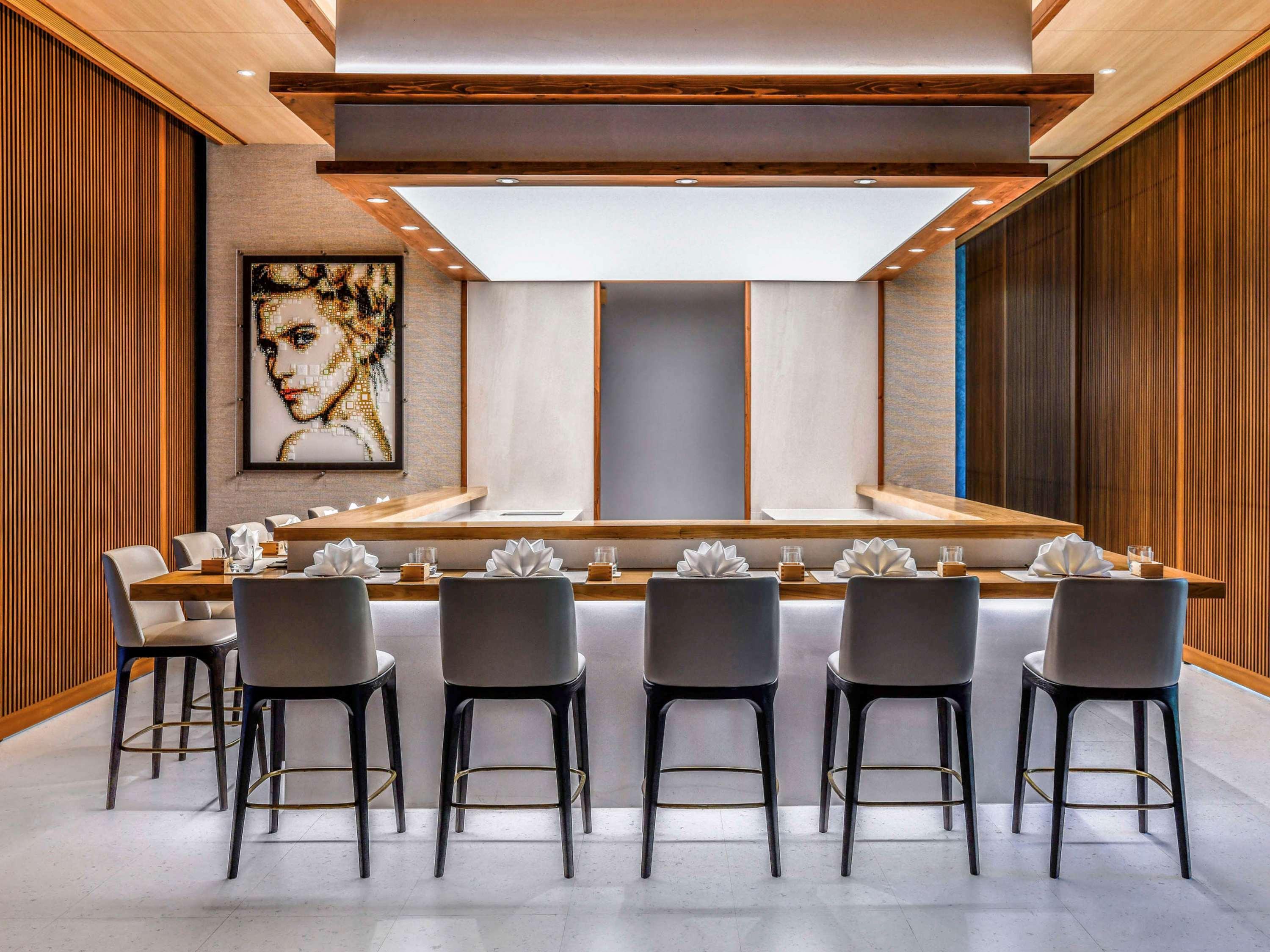 Pullman Bangkok King Power Hotel Exterior photo Sushi Bar
