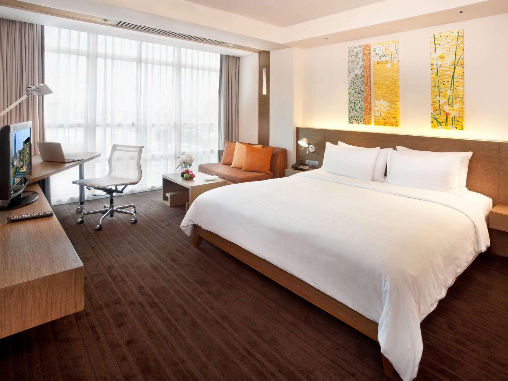 Pullman Bangkok King Power Hotel Exterior photo Deluxe Room