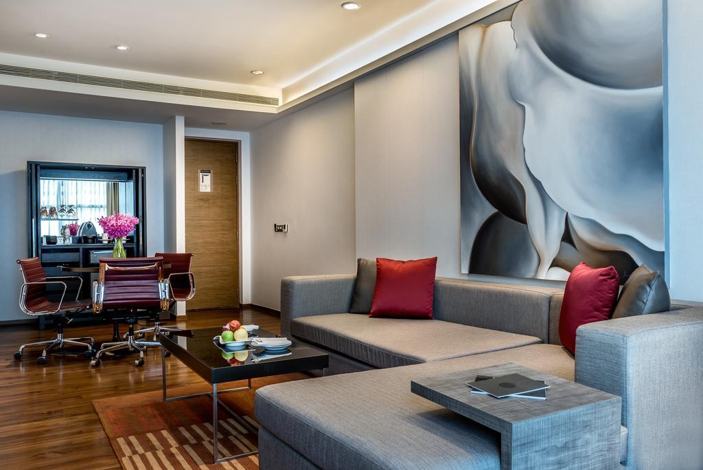 Pullman Bangkok King Power Hotel Exterior photo A living room in a suite at the hotel